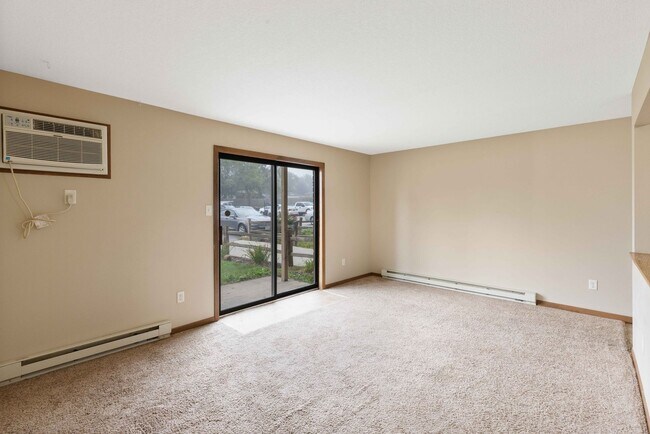 Building Photo - The Ivy | Classic 2 Bedroom