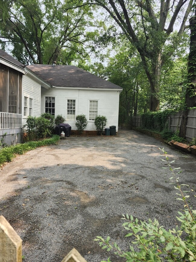 Building Photo - 334 Felder Ave