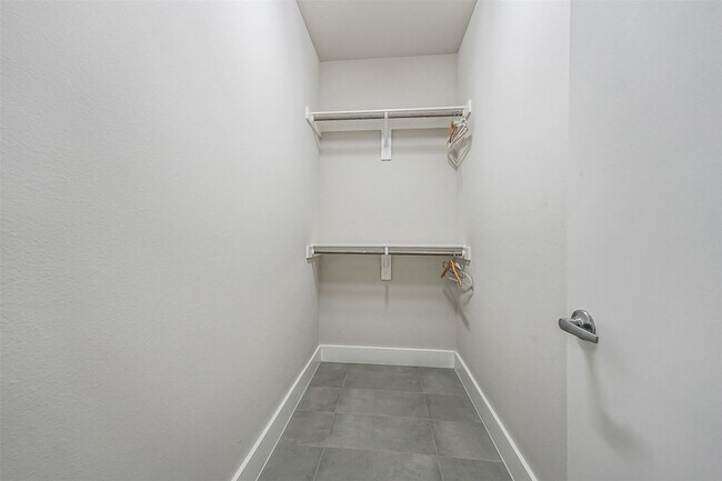 Building Photo - 2136 Dennis St