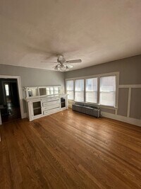 Building Photo - 4 Bedroom Near UWM Campus