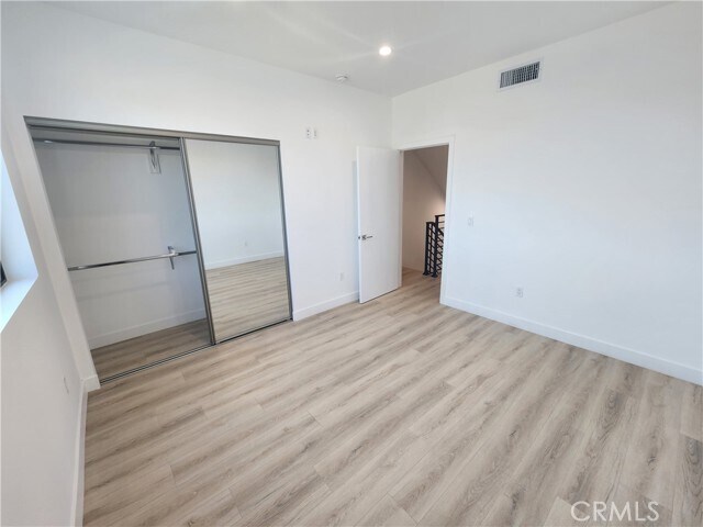 Building Photo - 6061 Fulton Ave