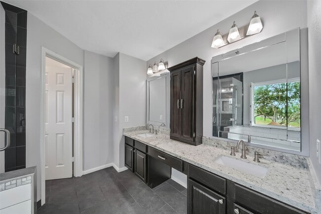 Building Photo - 16731 Creek Trail
