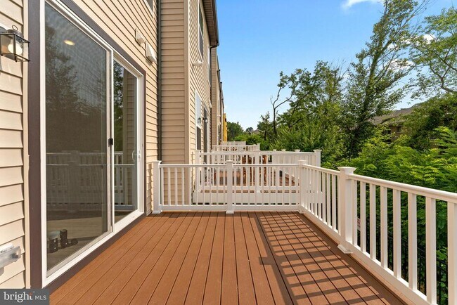 Building Photo - 7249 Mountaineer Dr