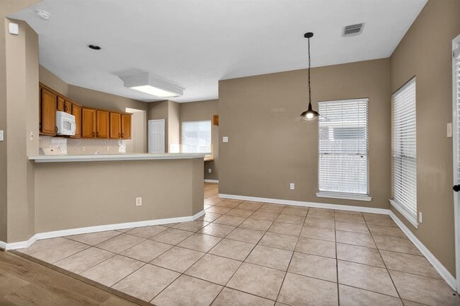 Building Photo - 20931 Deauville Dr