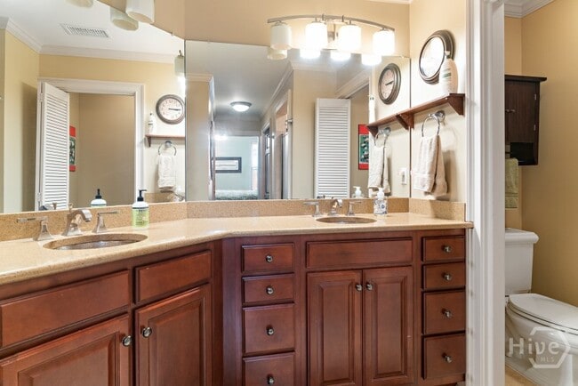 Building Photo - 430 E Oglethorpe Ave