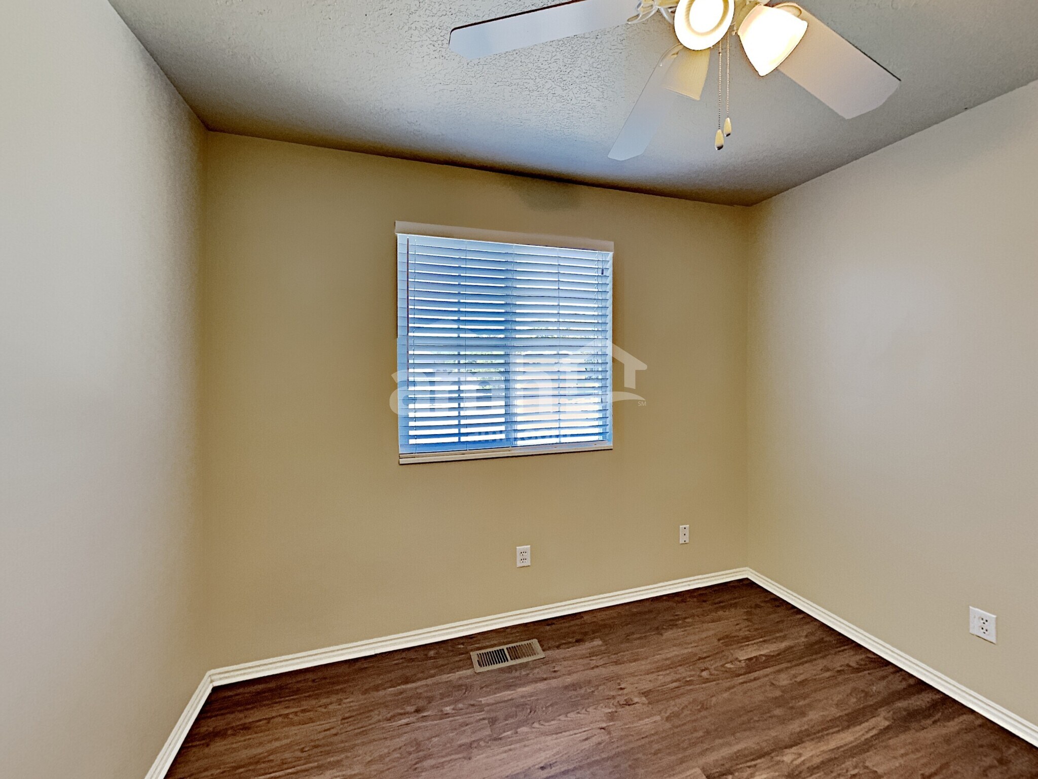 Building Photo - 515 W 150 S