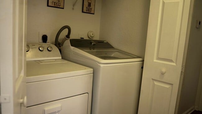 Building Photo - 3290 Turtle Cove