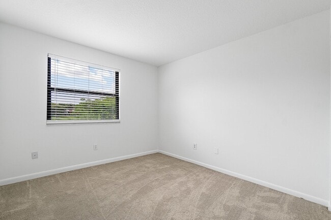 Building Photo - 439 NW 36th Ave