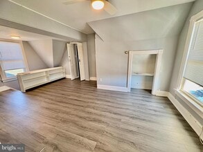 Building Photo - 735 Morgan Ave