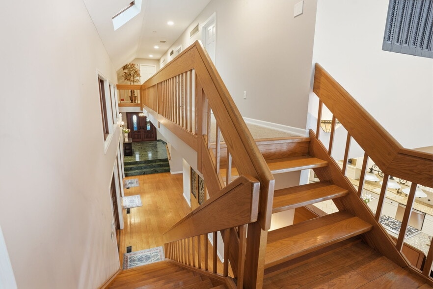 Building Photo - 244 Mathers Rd