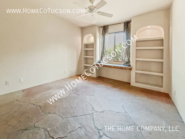 Building Photo - 1621 E Crimson Canyon Pl