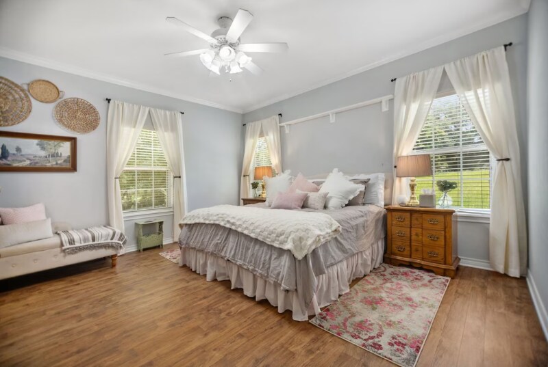 Building Photo - 1531 E Austin St