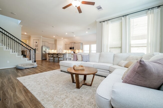 Building Photo - 15426 Hill Country Oaks Ln