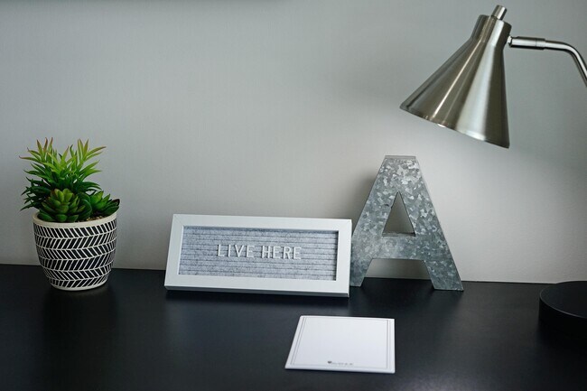 Building Photo - 619 Adams St