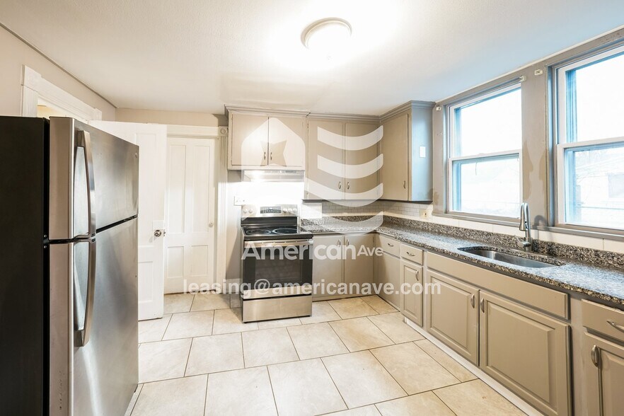 Building Photo - 104 Post Ave