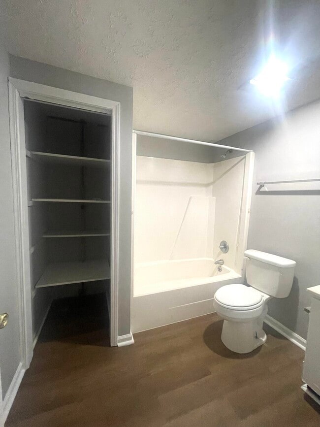 Building Photo - 3513 Sundart Dr