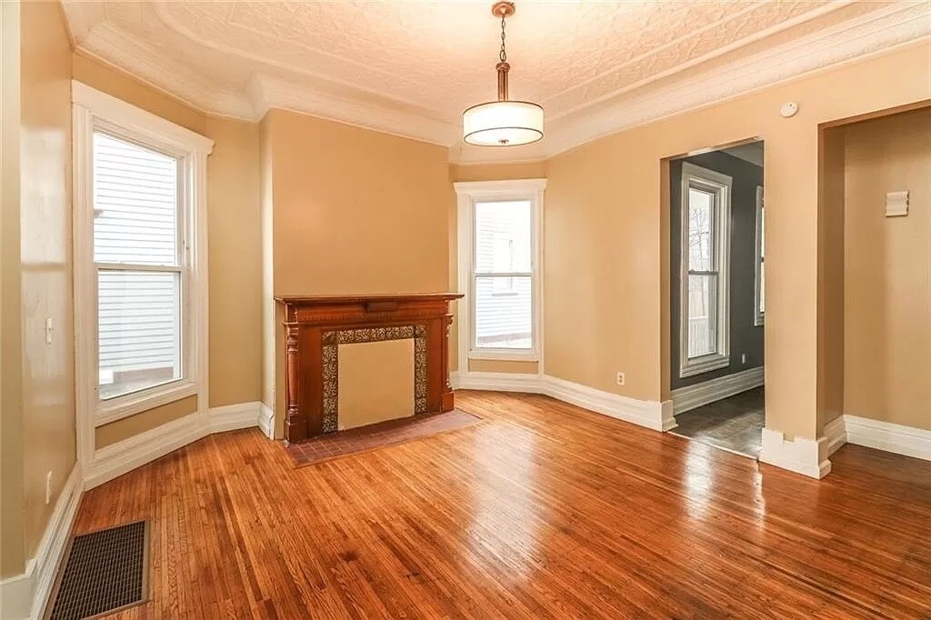 Dining Room - 473 Alexander St