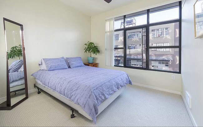 Building Photo - 288 3rd St