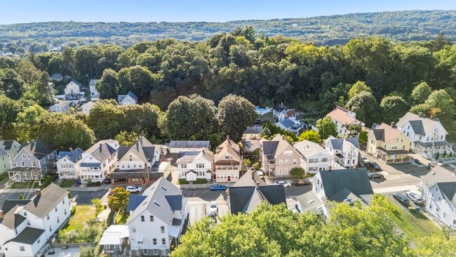 Building Photo - 121 N State St