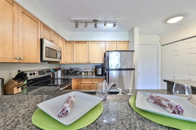 Building Photo - 2400 Feather Sound Dr