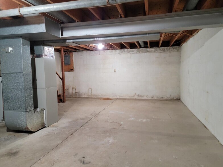 Building Photo - 116 Garden Ave