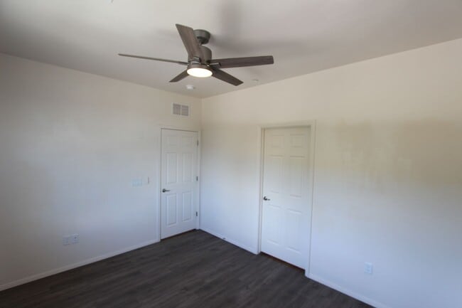Building Photo - 1650 E Ponderosa Pkwy