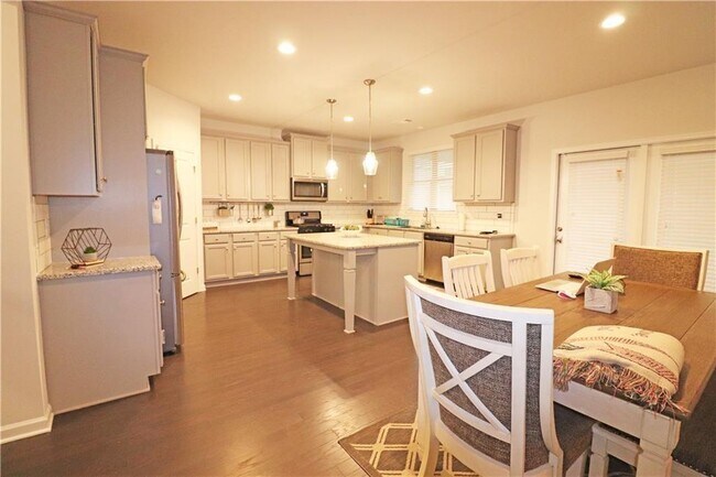 Building Photo - 3436 Ebb Cir