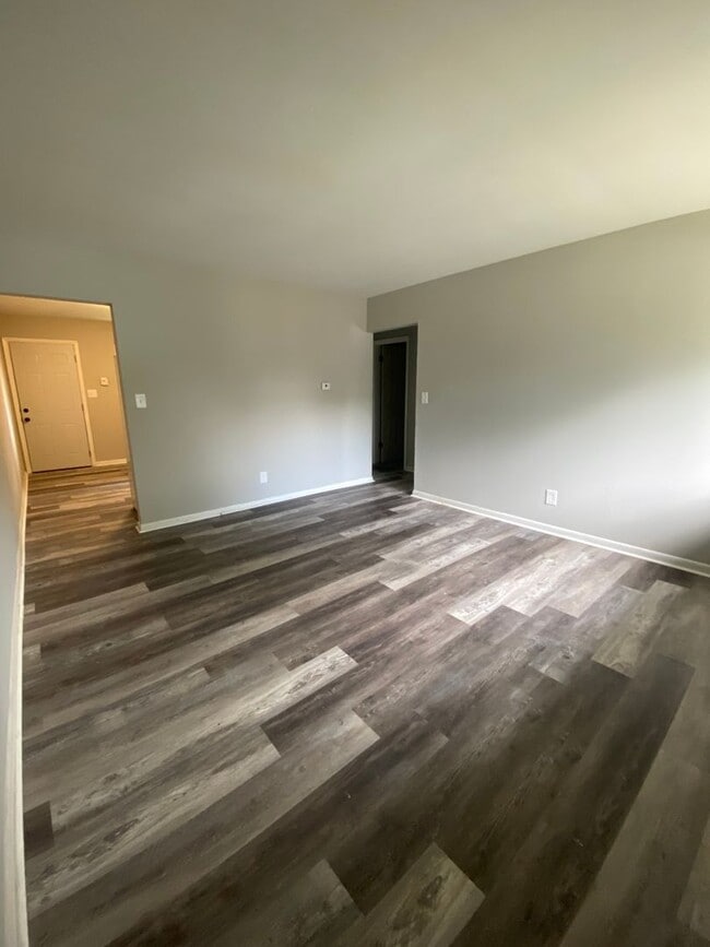 Building Photo - 4934-4942 Queens Avenue