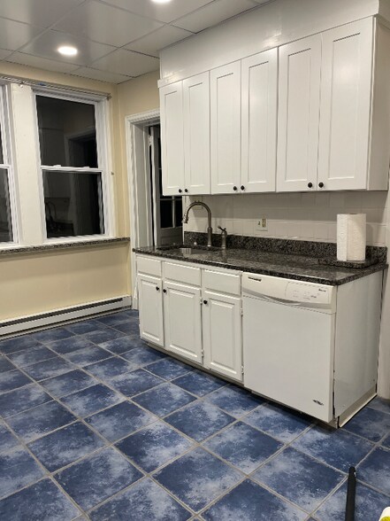 Building Photo - 1416 Riverview Ave