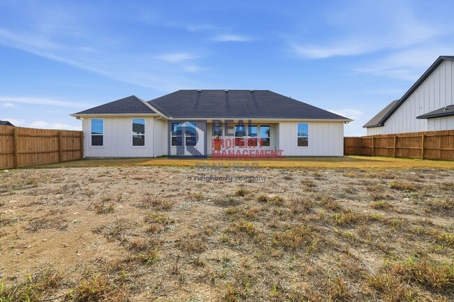 Building Photo - Luxury-Inspired 4-Bedroom Home with Distinctive Interior Design