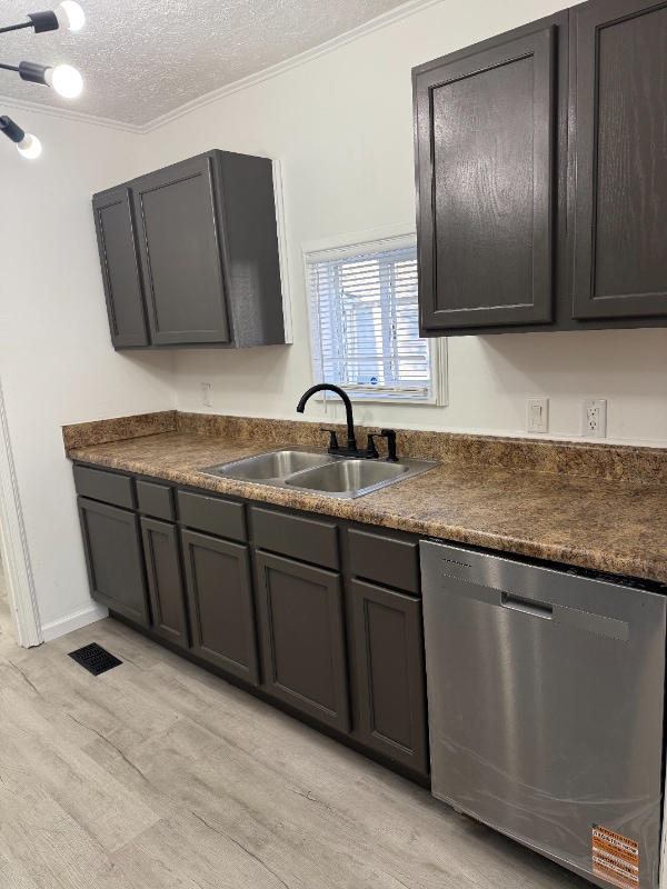 Building Photo - 4033 Porter Ave