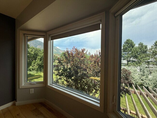 Building Photo - 5BD/4BA/3 car garage w Flat Yard Cheyenne ...