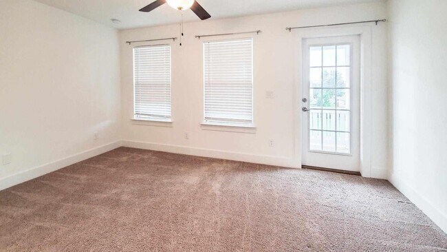 Building Photo - 5406 Arrowhead Rd