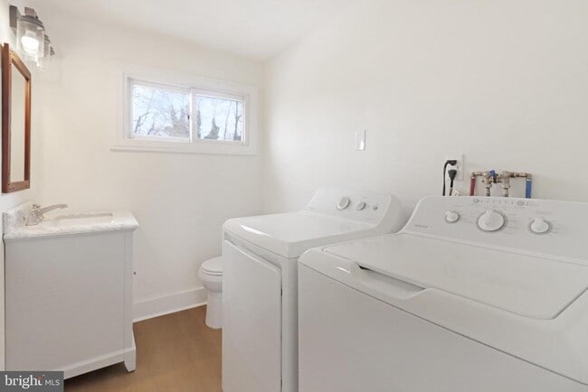 Building Photo - 24369 W Main St