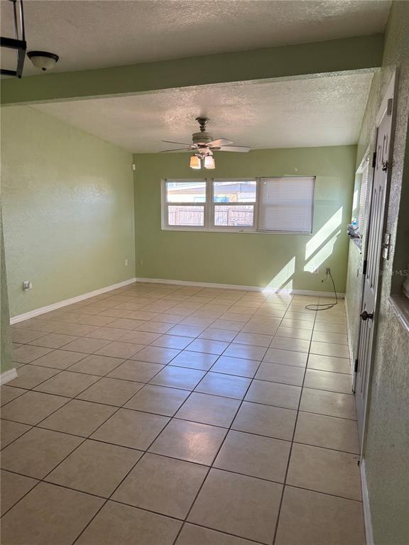 Building Photo - 720 Manor Dr