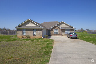 Building Photo - Half off first month rent move in special