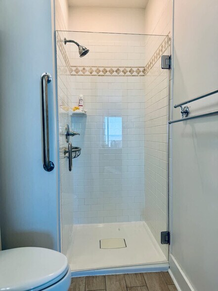 Building Photo - 15378 Holly Dr