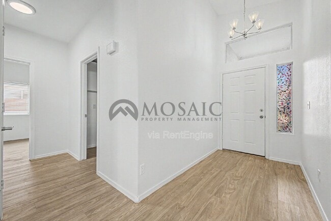 Building Photo - 2441 W Indigo Dr