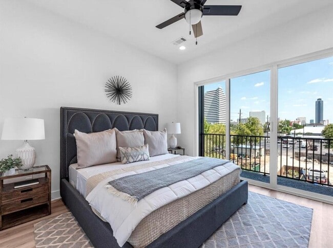 Building Photo - 5910 Val Verde St