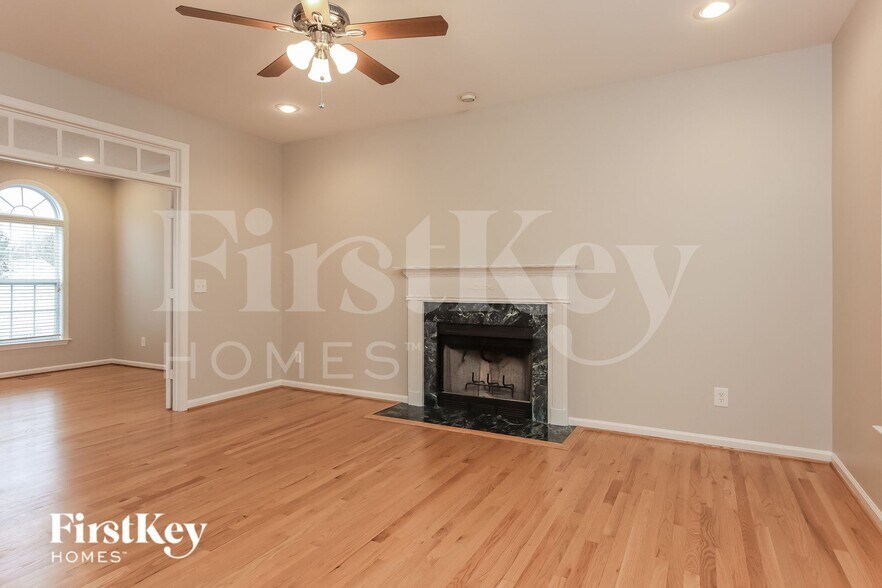 Building Photo - 3802 Northumberland Dr