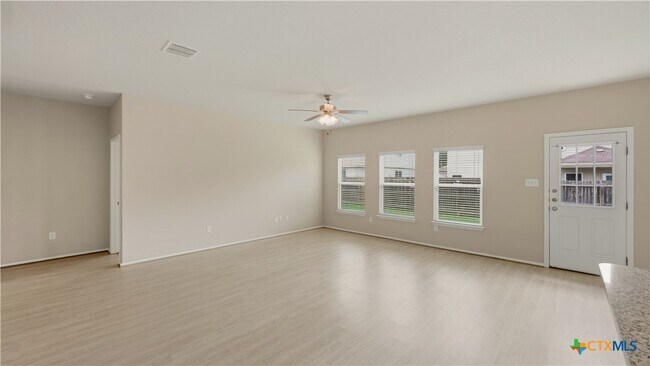 Building Photo - 140 Fabarm Ln