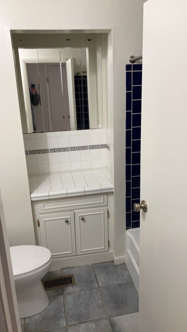 Building Photo - 970 W Alkaline Springs Rd