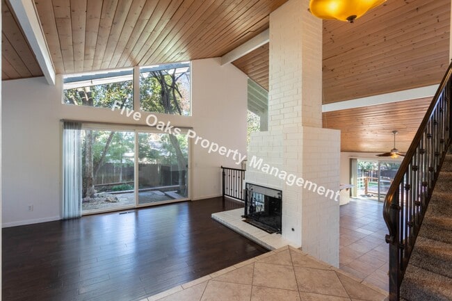 Building Photo - 2815 Stanford Ln