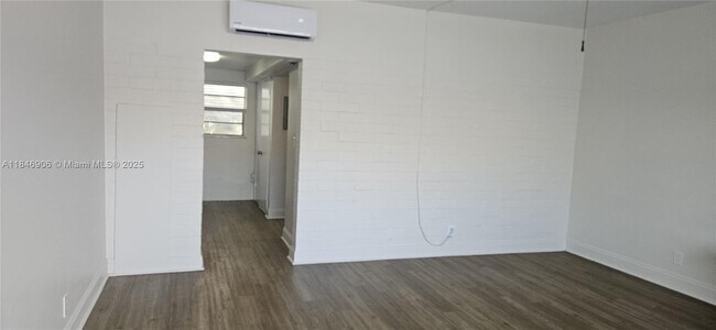 Building Photo - 4144 El Mar Dr