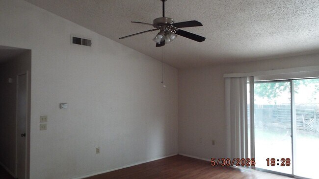 Building Photo - 7810 Lazy Forest Dr