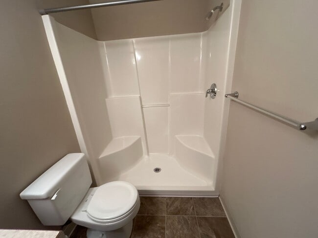 Building Photo - 3 Bedroom 2 Bathroom Knox Butte Home