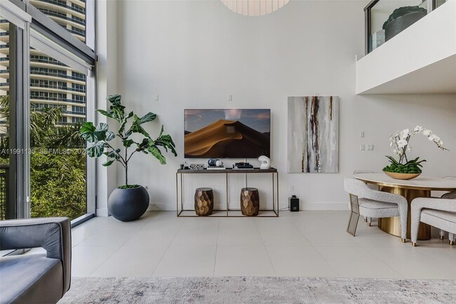 Building Photo - 6000 Collins Ave