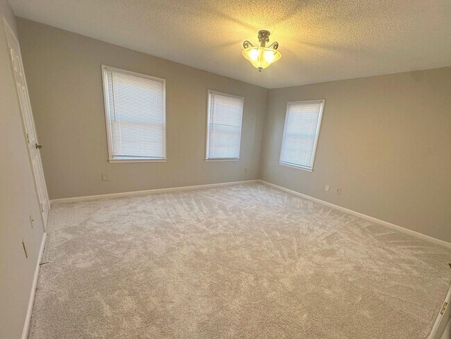 Building Photo - 2598 Cedar Ridge Dr