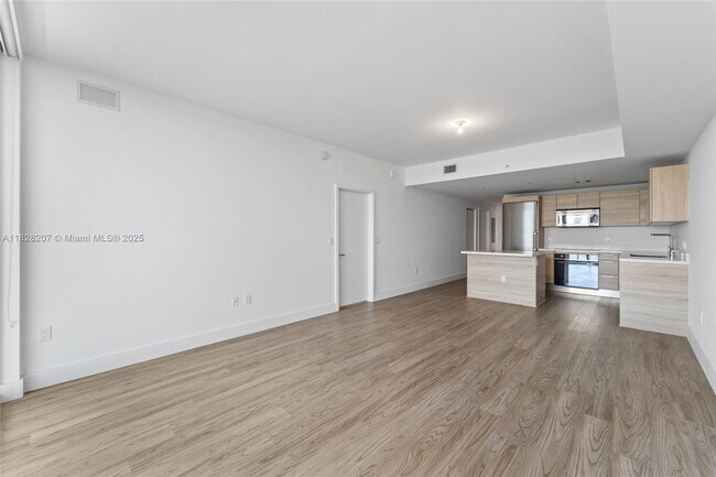 Building Photo - 16385 Biscayne Blvd