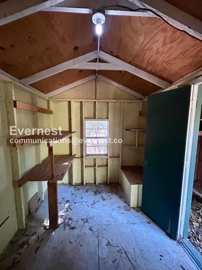 Building Photo - 3 Bed, 2.5 Bath Home with Fenced Yard & Garage / Pet-Friendly / Coming Soon!